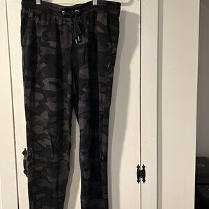 Soma Weekend Camo Tech Knit Jogger Medium